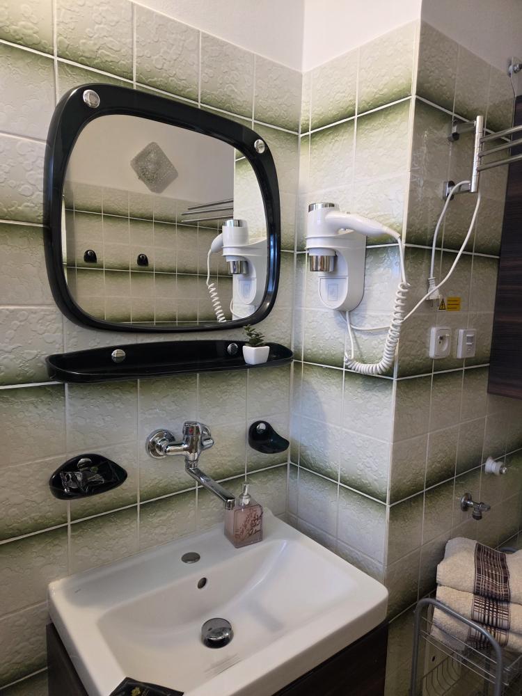 Pohled do apartmánu 1 - Koupelna